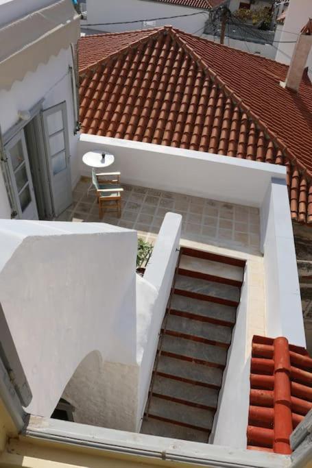 Christina'S Stone House Apartment Hydra  Exterior photo